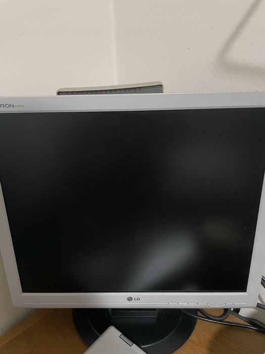 Ecra de pc LG e torre /teclado e rato