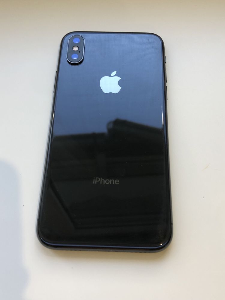 IPhone 10 продається в хорошому стані