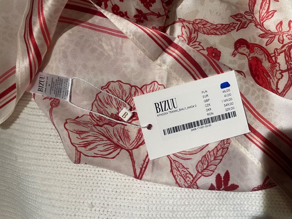 Jedwabna apaszka damska w kwiatowy print TRANNI biała bizuu biała red