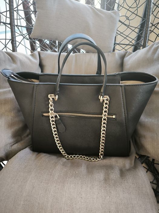 Mala Guess em bom estado