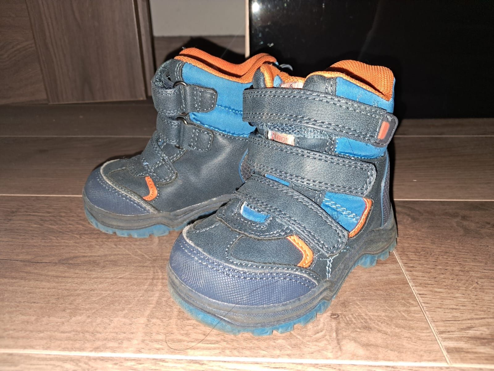 Buty zimowe dla dziecka r.21
