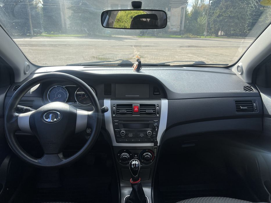 Автомобиль VOLEEX C30