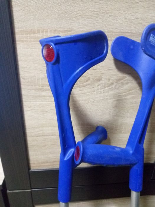 Продам милиці-костилі.