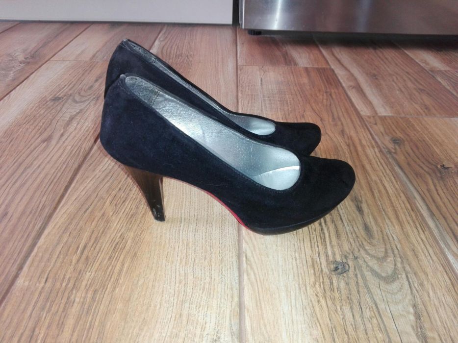 Szpilki/Czółenka czarne/rozm.37