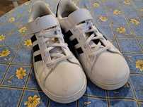 Vendo tenis da marca ADIDAS tamanho 34