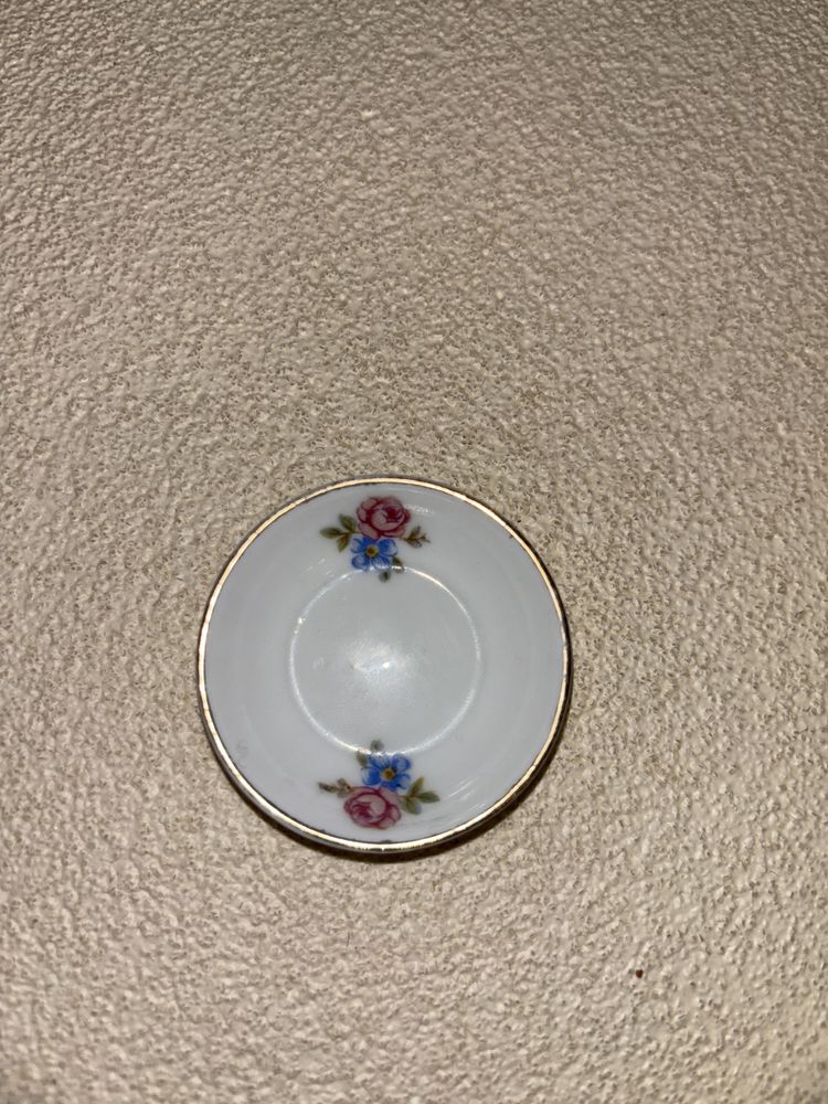 Pequeno prato de porcelana Vista Alegre da decada de 1950