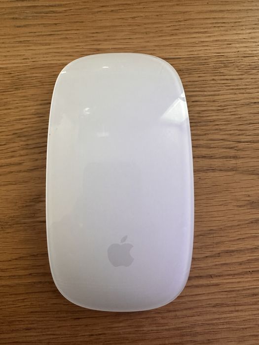 Apple Magic Mouse - lightning