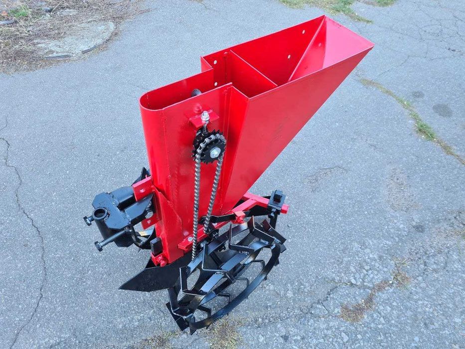 Часникосаджалка мотоблочна навісна ланцюгова рядна саджалка часнику