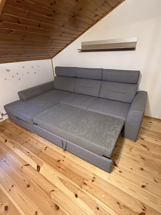 Narożnik z Funkcja spania i pojemnikiem na posciel