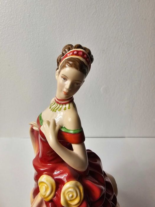 Figurka Porcelana Royal Doulton "AUTUMN BALL" HN5465 22 cm Anglia