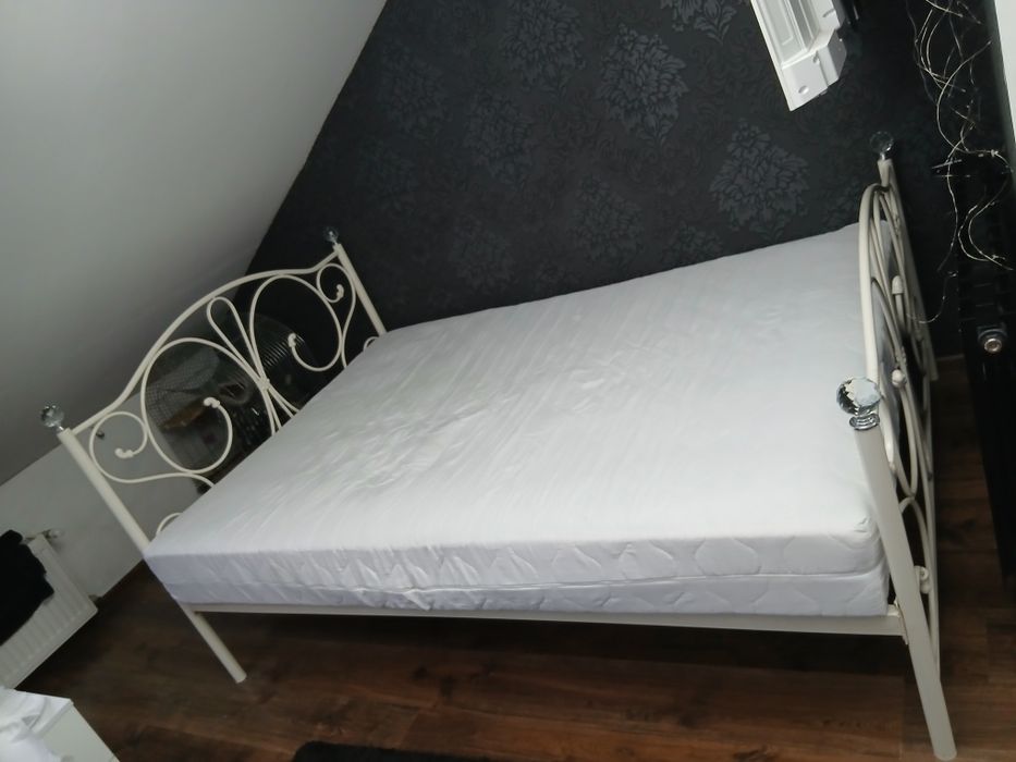 Metalowe białe łóżko Glamour plus Materac i stelaż