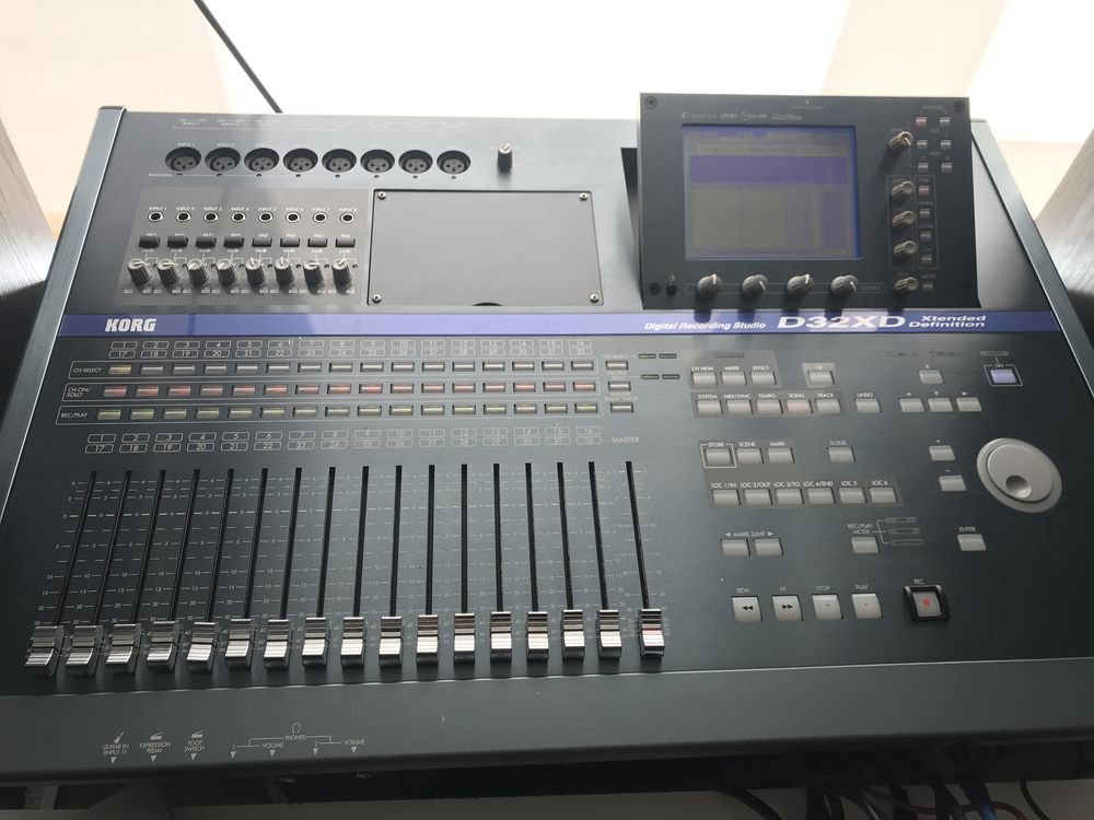 Korg d32xd портостудія мікшер