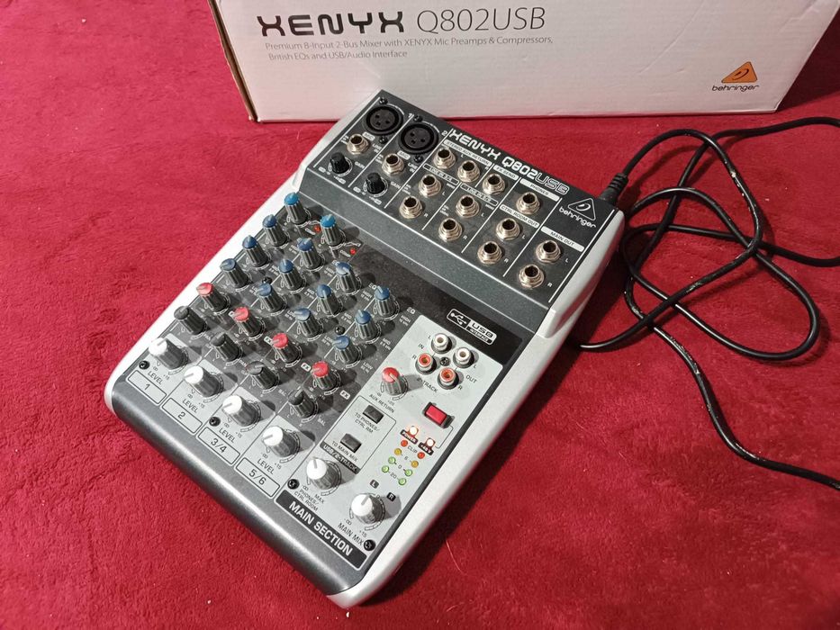 Mikser analogowy Behringer Xenyx Q802USB jak nowy + zasilacz i karton