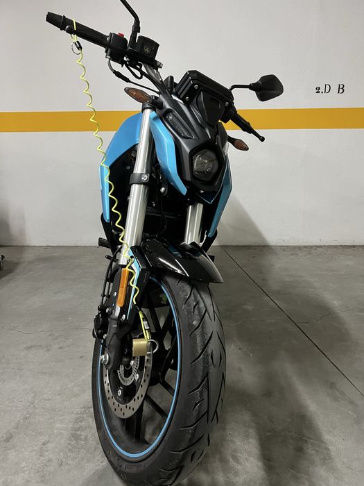 Voge 125 R naked semi-nova