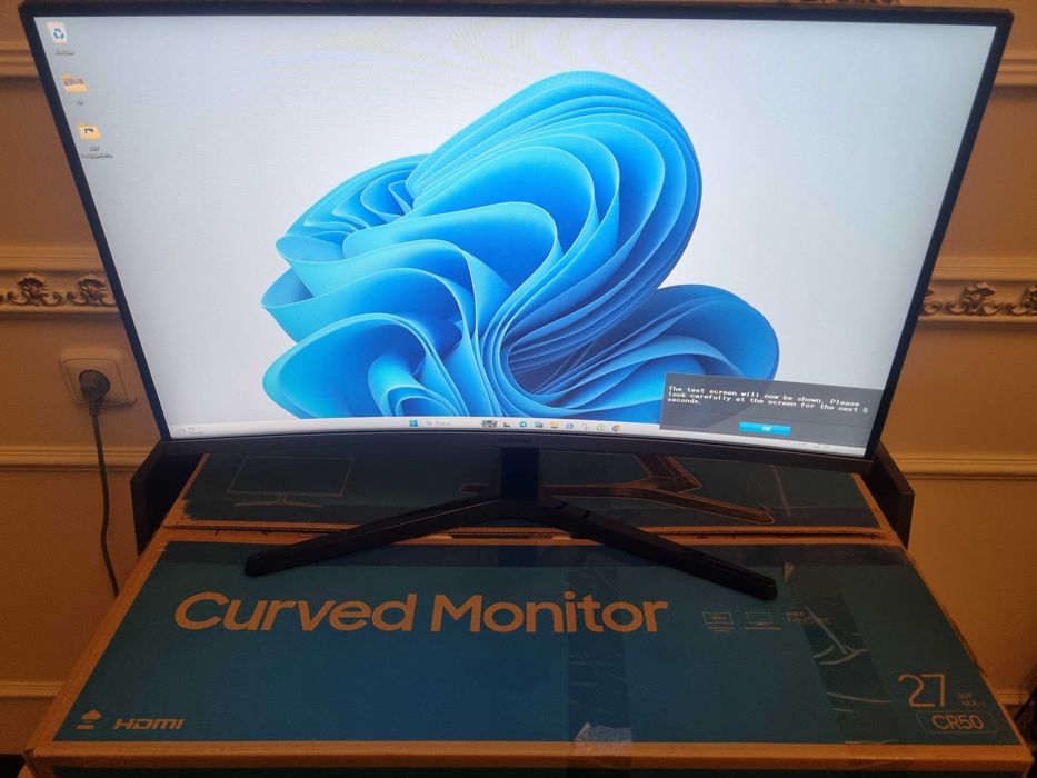 Монітор Samsung 27" Curved C27R500 (LC27R500FHIXCI) в ідеальному стані