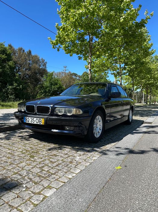 BMW 730 em bom estado