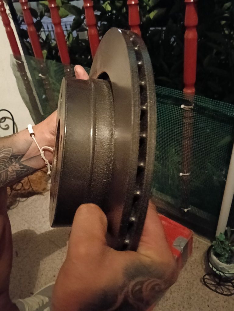 Discos  traseiros E46 da brembo para BMW novos