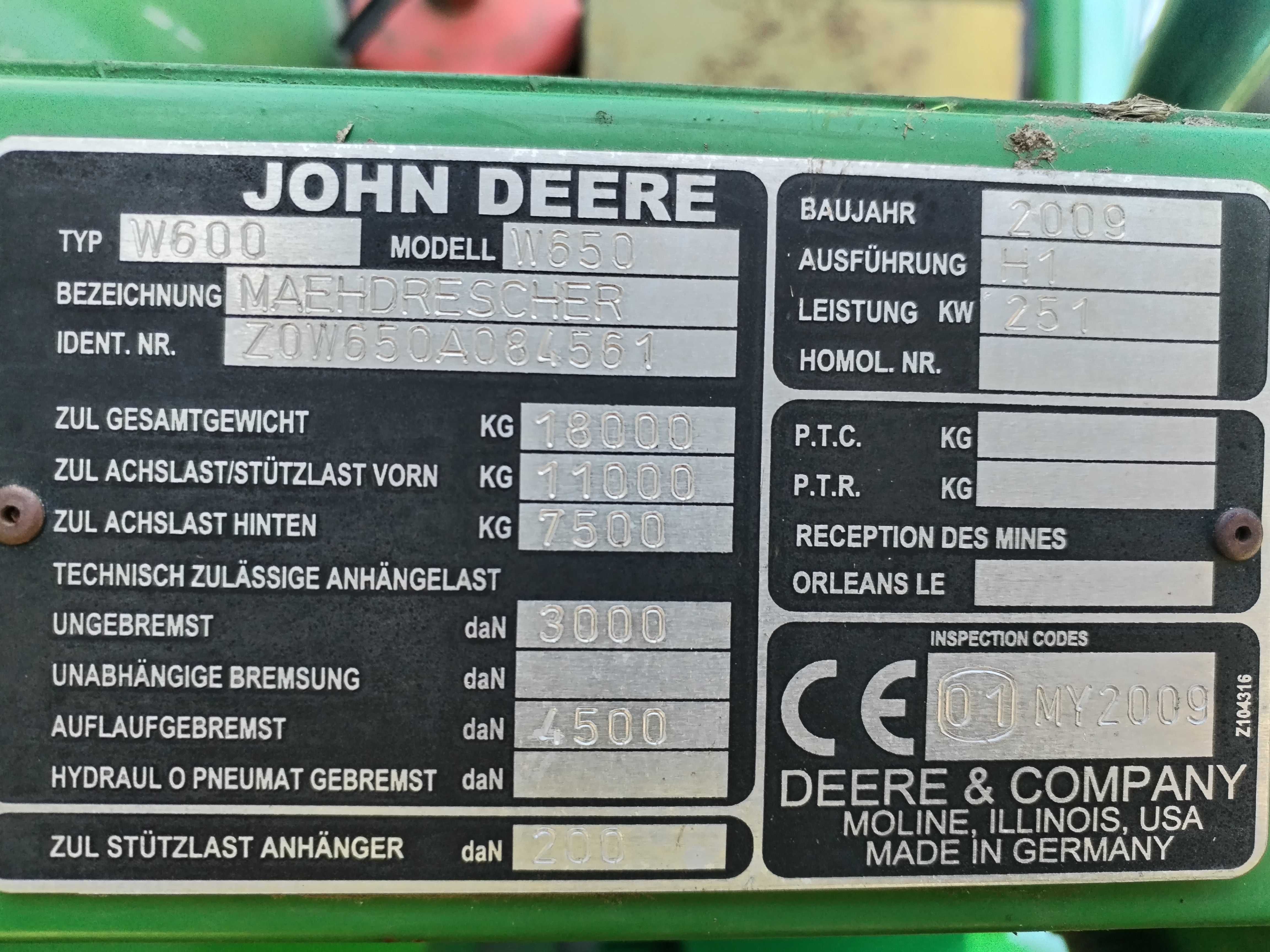 John Deere  W650