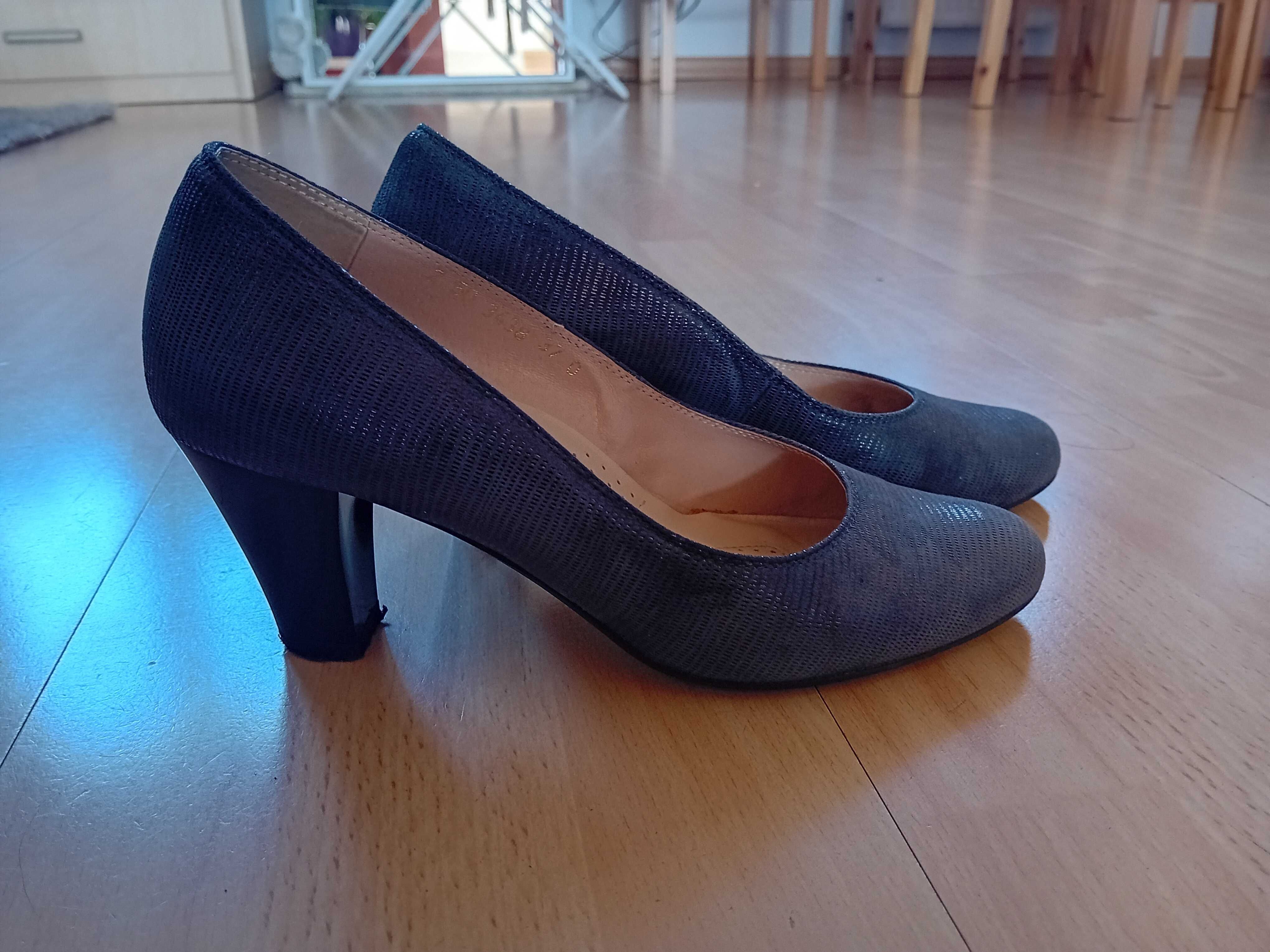 Buty damskie ze skóry r. 37/38.