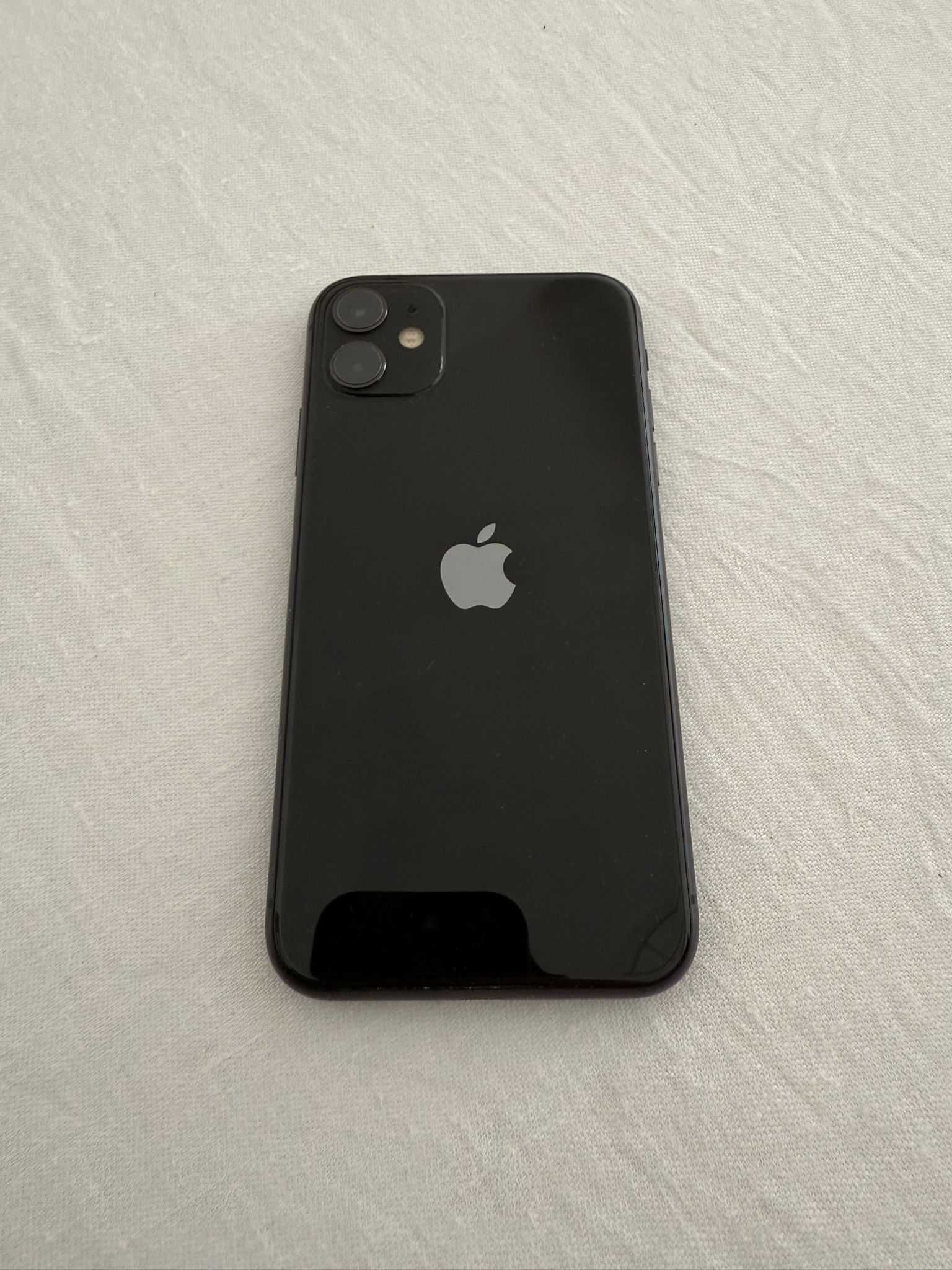 iPhone 11 128GB Preto
