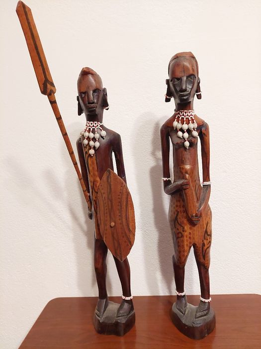 Figuras Africanas (2) em muito bom estado