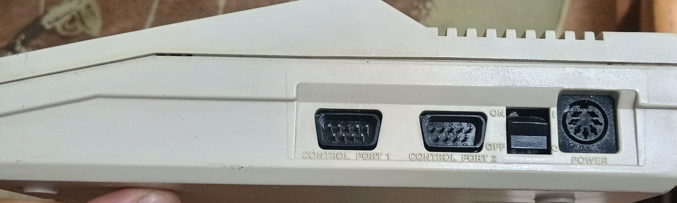 Commodore c64 czerwona dioda
