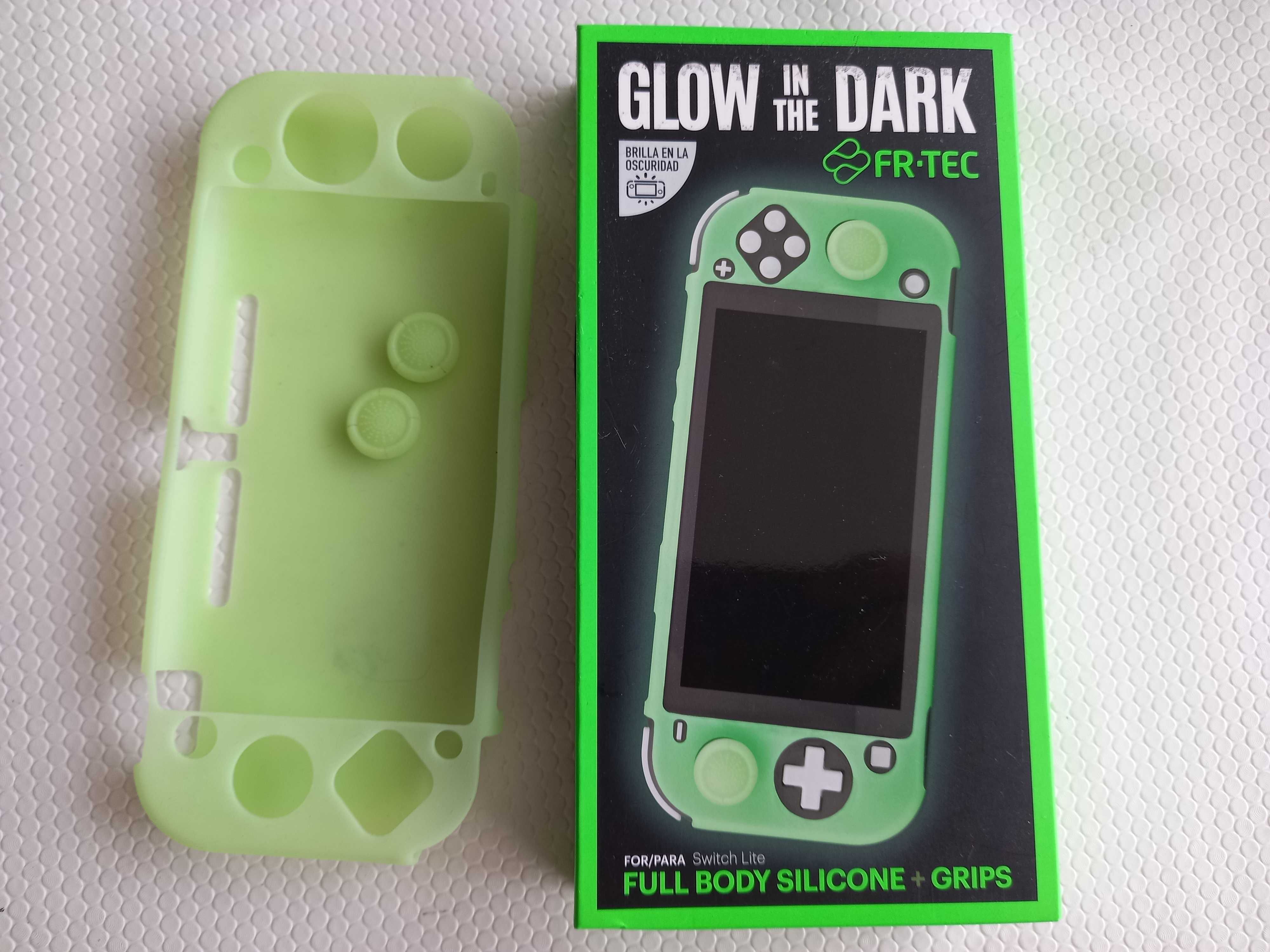 Capa protectora que brilha no escuro para Nintendo Switch Lite.