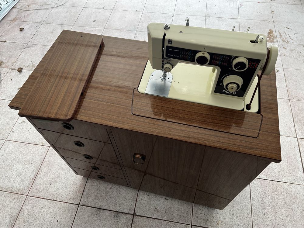 Máquina de costura Oliva CL2000