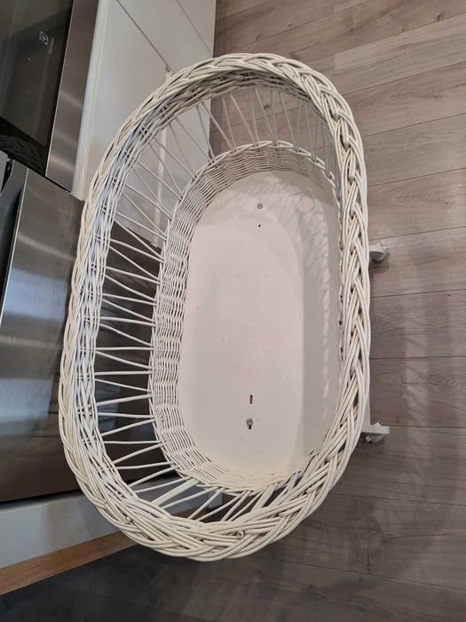 Kosz mojżesza na kółkach