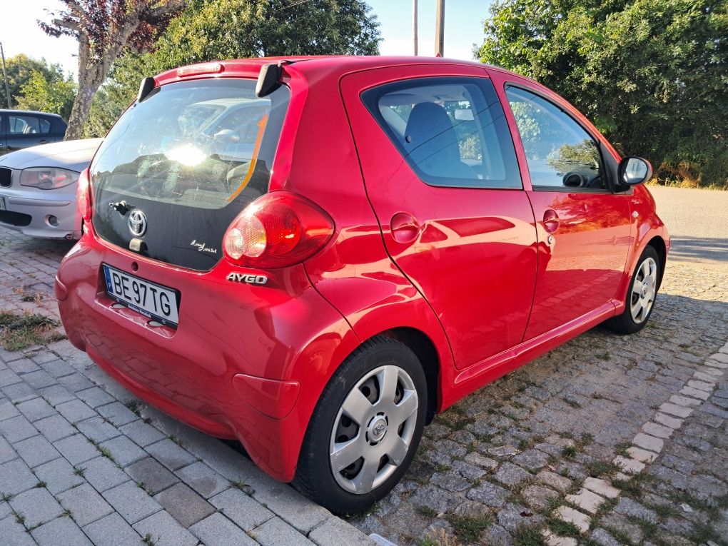 Toyota Aygo 1.0 com AC