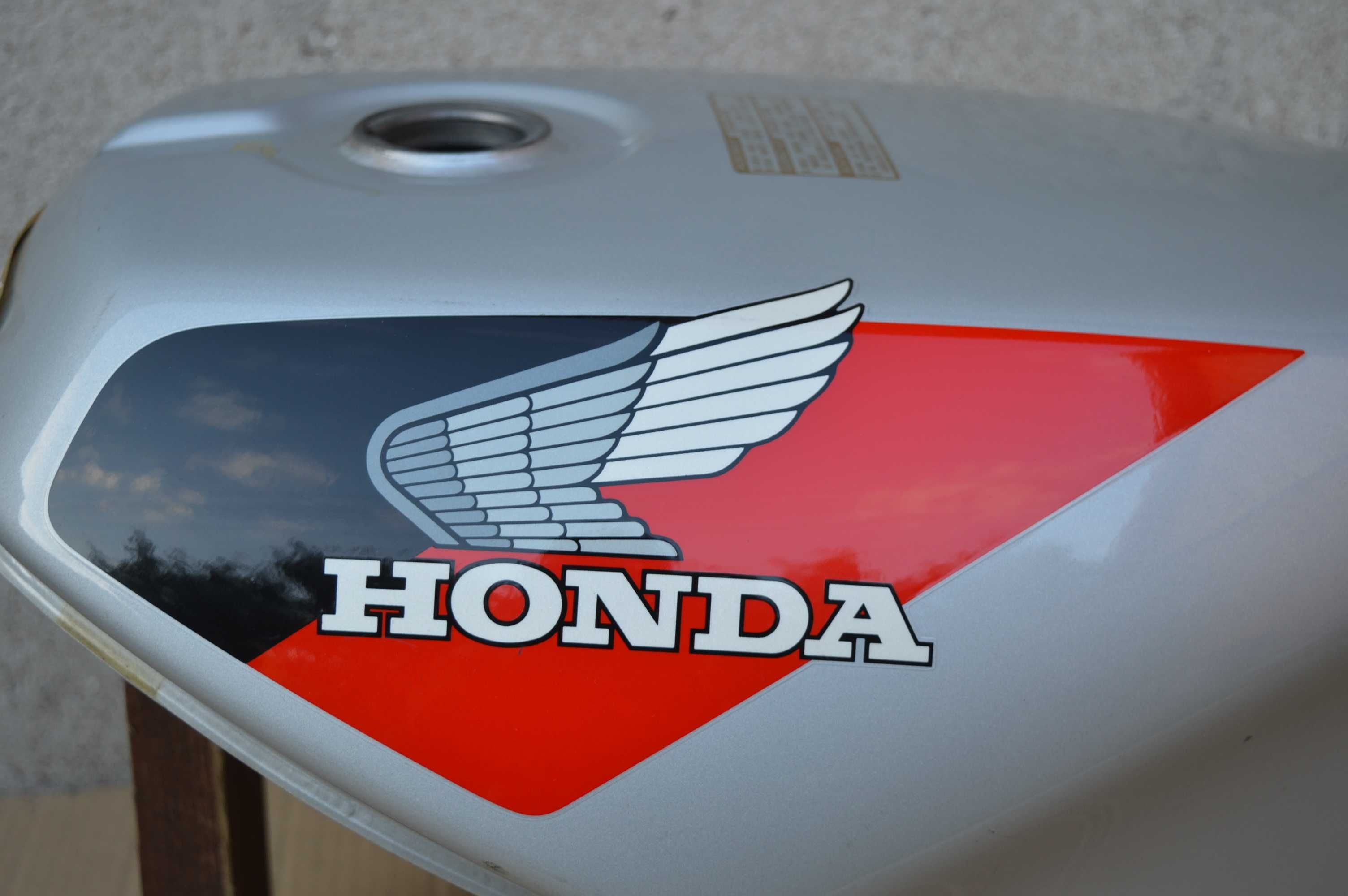 Honda CB 450 s ZBIORNIK paliwa bak