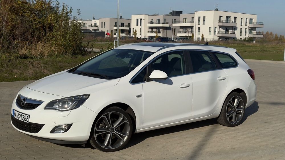 Opel Astra Opel Astra wersja Cosmo z Niemiec Bezwypadkowy !!!