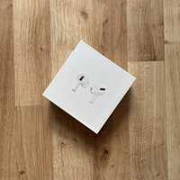 Apple Airpods Pro - słuchawka i pudełko