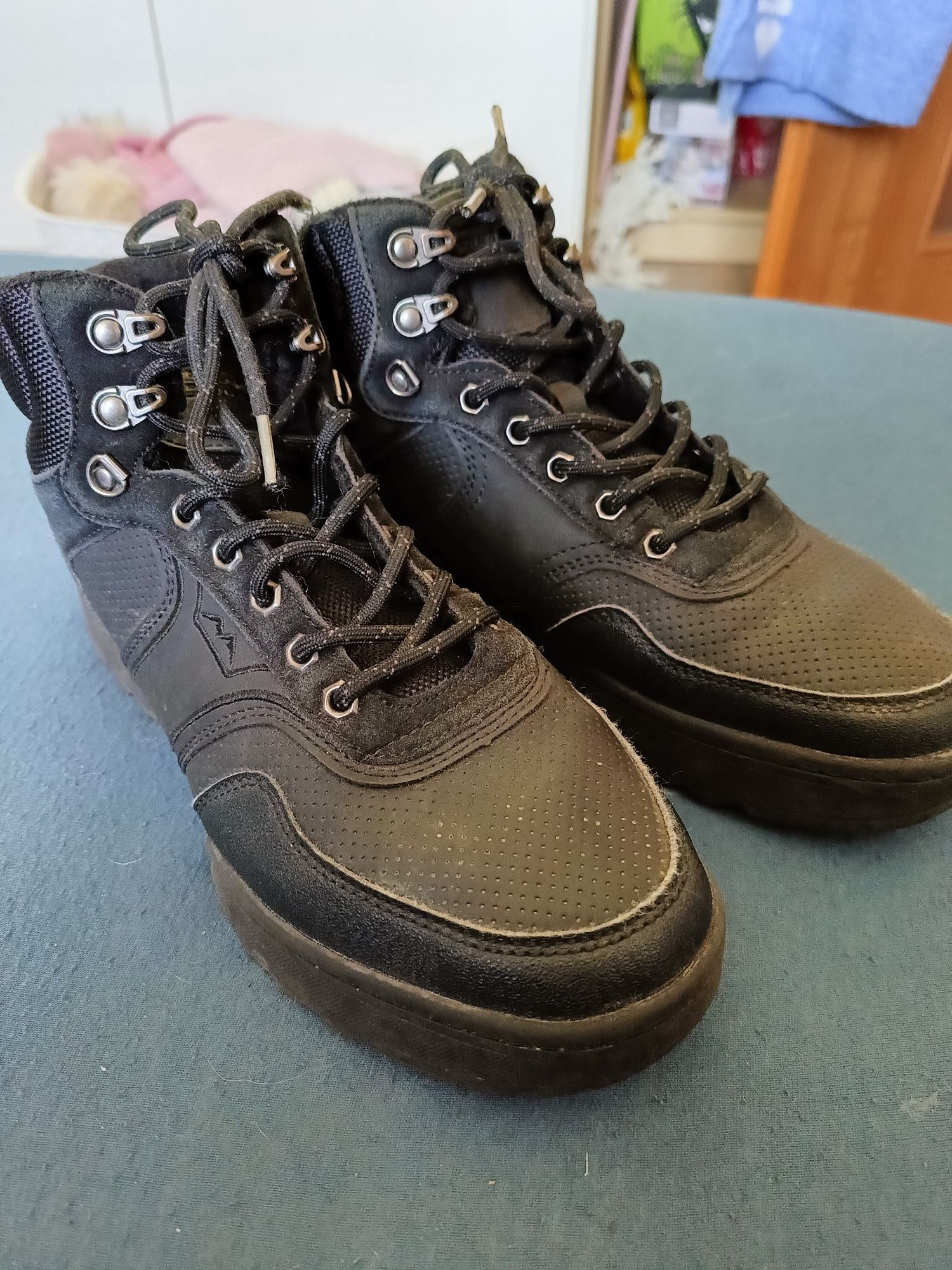 Buty sportowe za kostkę R 40