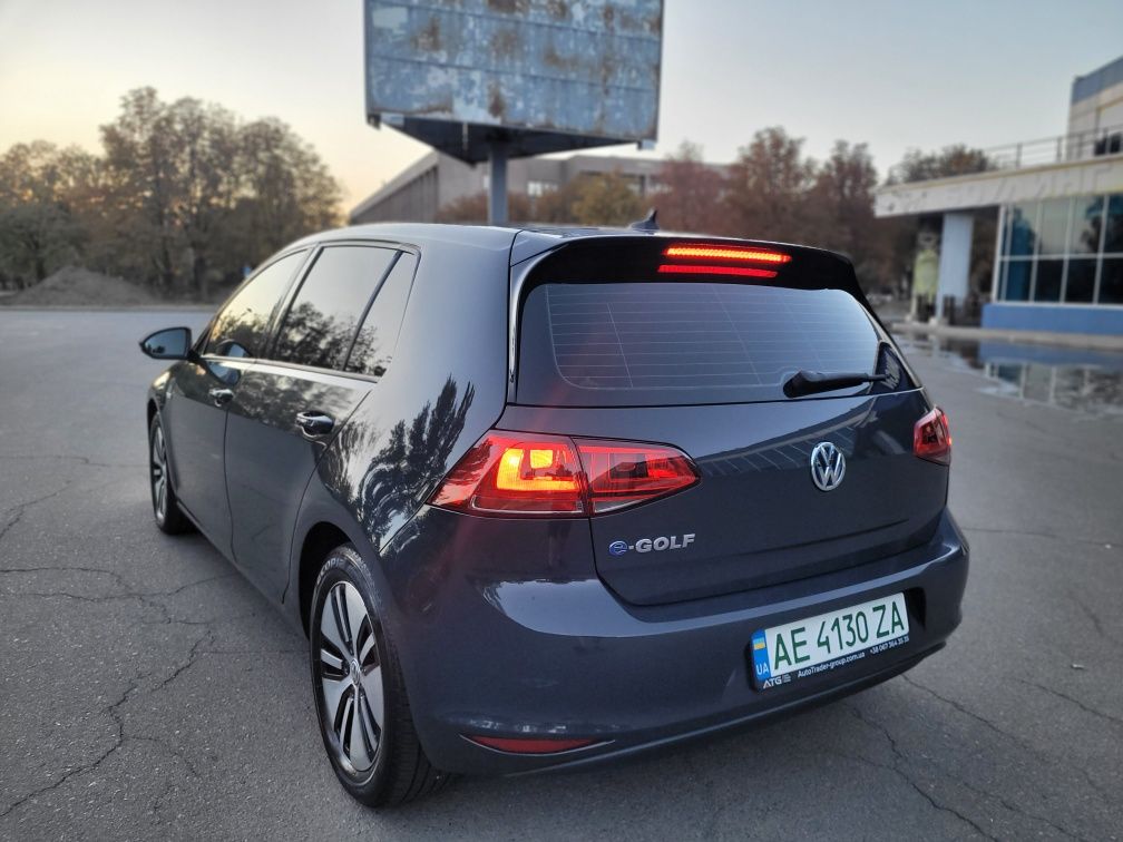 Volkswagen e-golf  чудовий стан