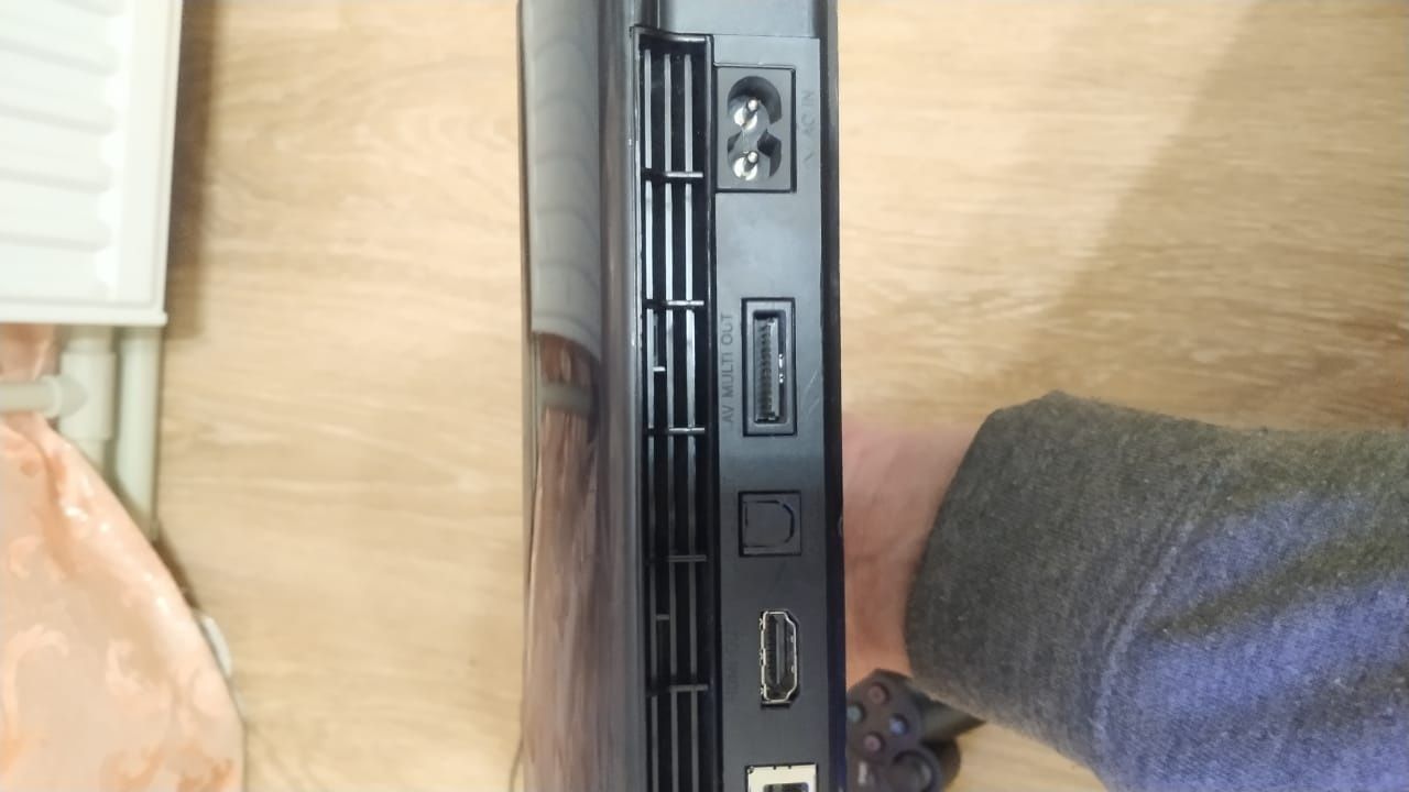 Sony Playstation 3 PS3 Super Slim 500Gb