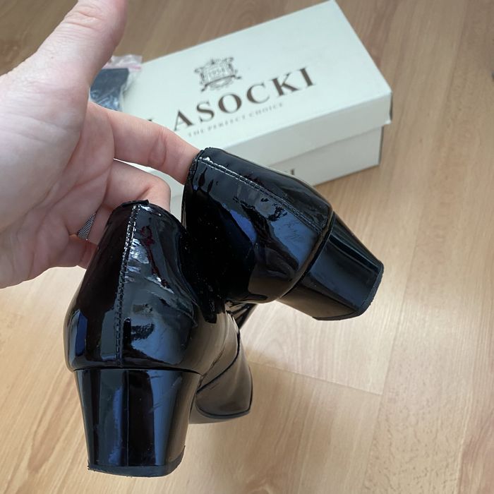 lakierowane czarne czółenka LASOCKI r. 39