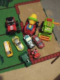 Zestaw 9 zabawkowych samochodzików