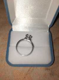 Продам серебреное кольцо