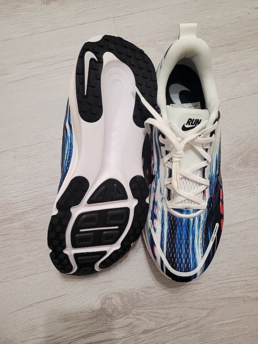 Кроссовки NIKE ZoomX VOMERO 18 нові original