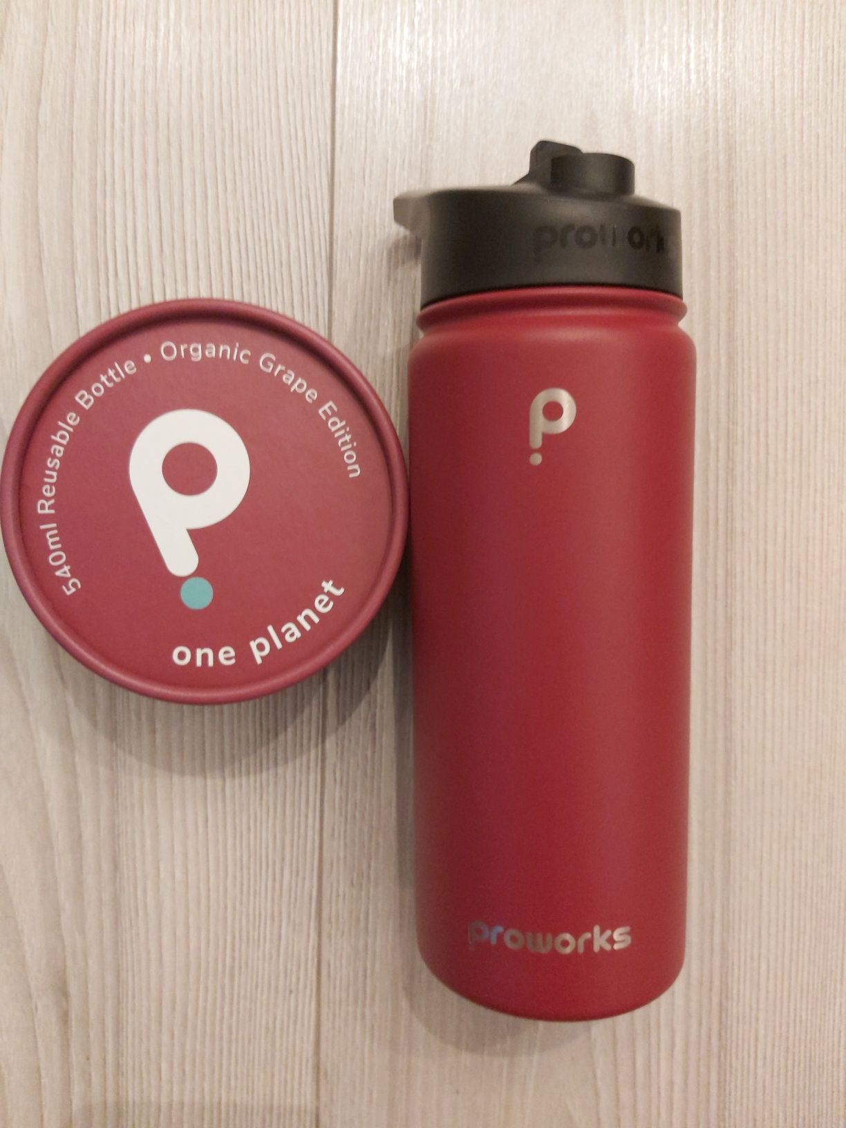 Butelki na wodę Proworks Gen 2 z izolacją próżniową i słomką, 1540ml