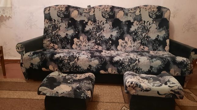 Продам диван + 2 крісла + 2 пуфа