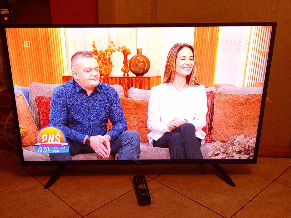 Philips 42 cale, led, full HD, DVB-T2 H.265, HDMI, USB, nowy pilot.