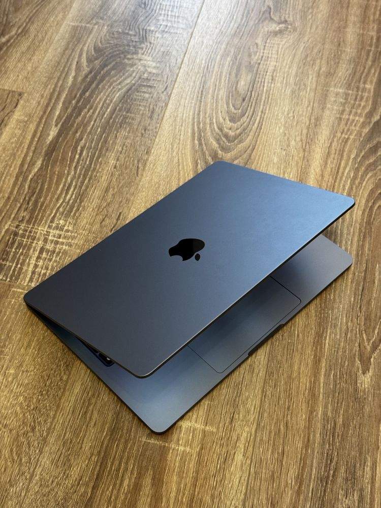 Macbook air M2 2022 8/512