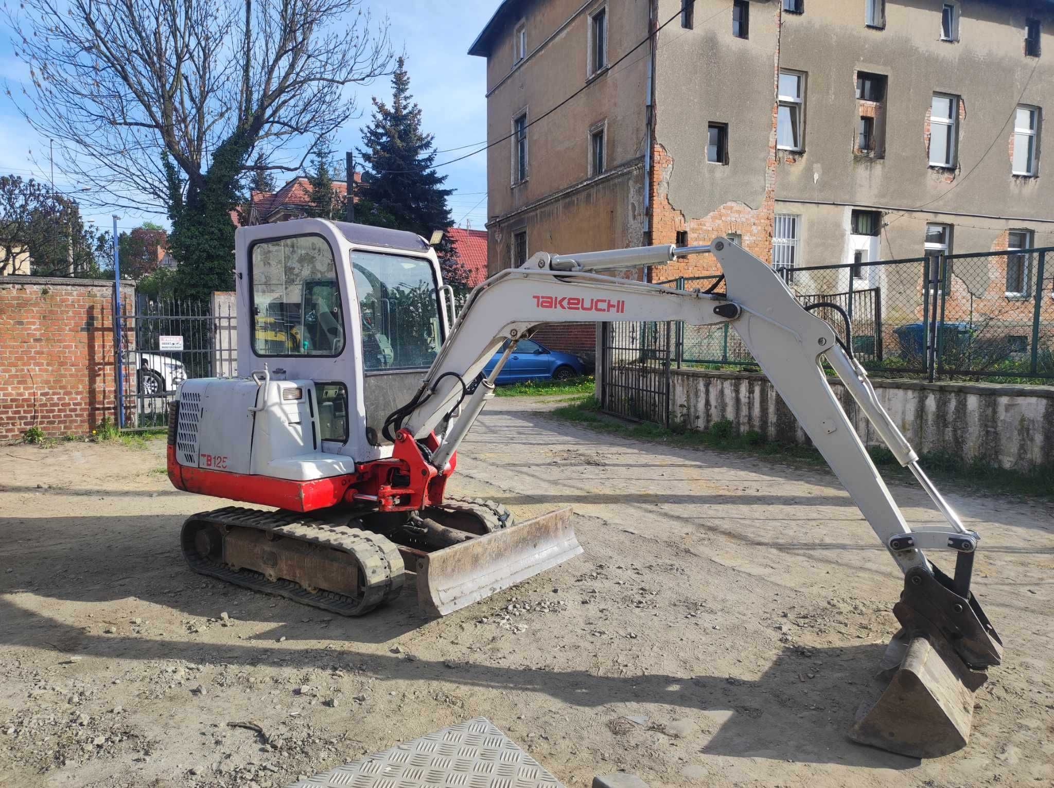 Takeuchi TB 125 3 łyżki 2900 kg