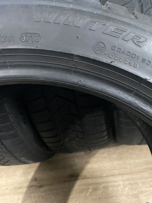 Opony zimowe 235/45/19 Pirelli