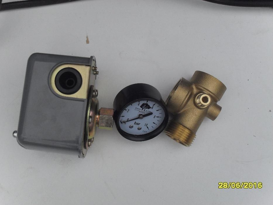 Zestaw hydroforowy 100 l z pompą głębinową 3SQ IBO -0,75 z głowicą