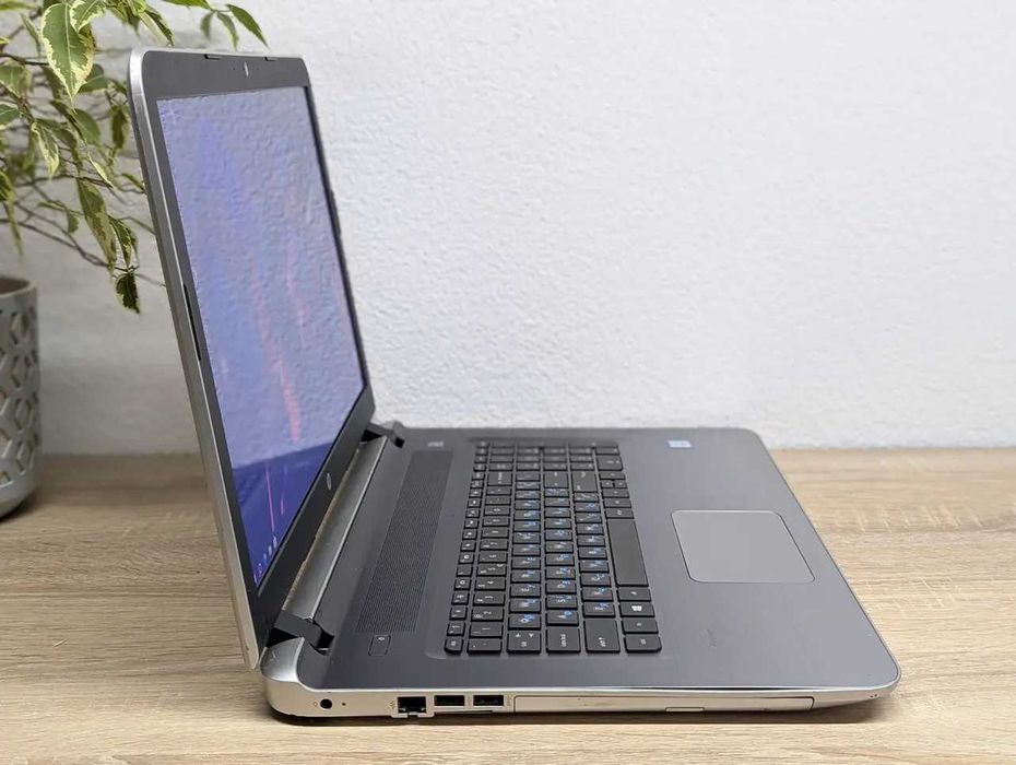 Ігровий ноутбук HP ,Core i3-6100U /8GB DDR4/ Intel UHD/128GB SSD