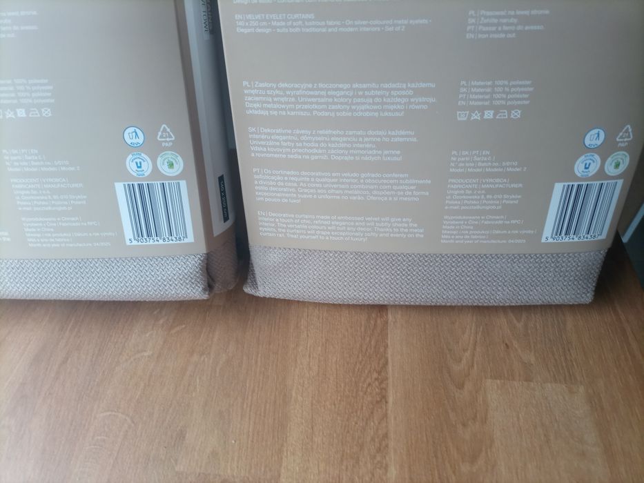 4 zasłony welwetowe na kółkach przelotkach Smukee 4x zasłona beżowa