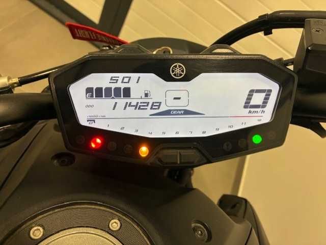 Yamaha MT-07 com Akrapovic Titanium 35KW apenas no livrete